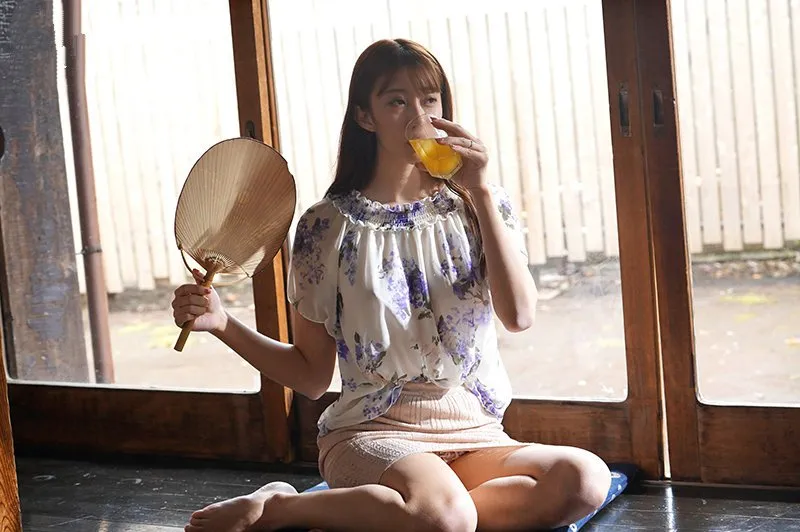 Mùa hè buồn chán ở quê quan hệ cô vợ nhà đối diện thiếu thốn vì lấy ông chồng già